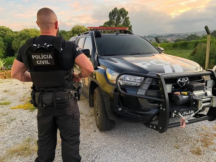 Polícia Civil deflagra operação em Sengés e apreende armas, munições e R$ 1 milhão em cheques e dinheiro