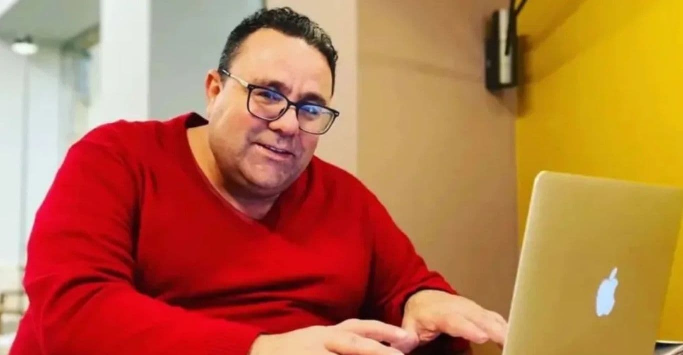 Jornalista é encontrado morto e amarrado dentro de casa em cidade do Paraná