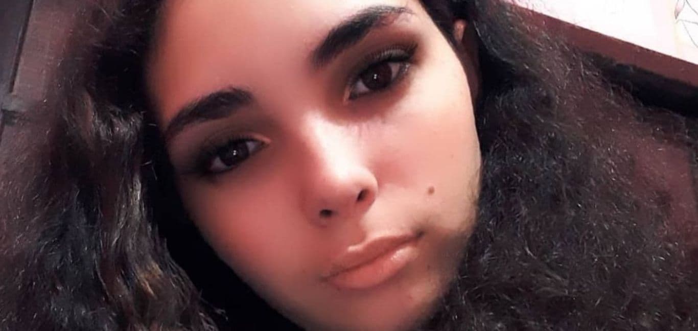 Família procura jovem desaparecida após encontro com homem da internet