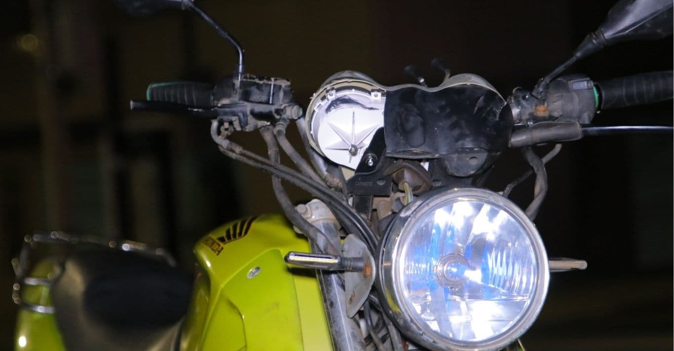 Motociclista fura preferencial e colide com veículo em Ponta Grossa