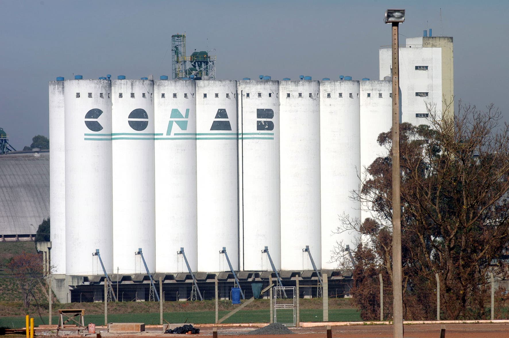 Conab publica edital de concurso público nacional com 403 vagas