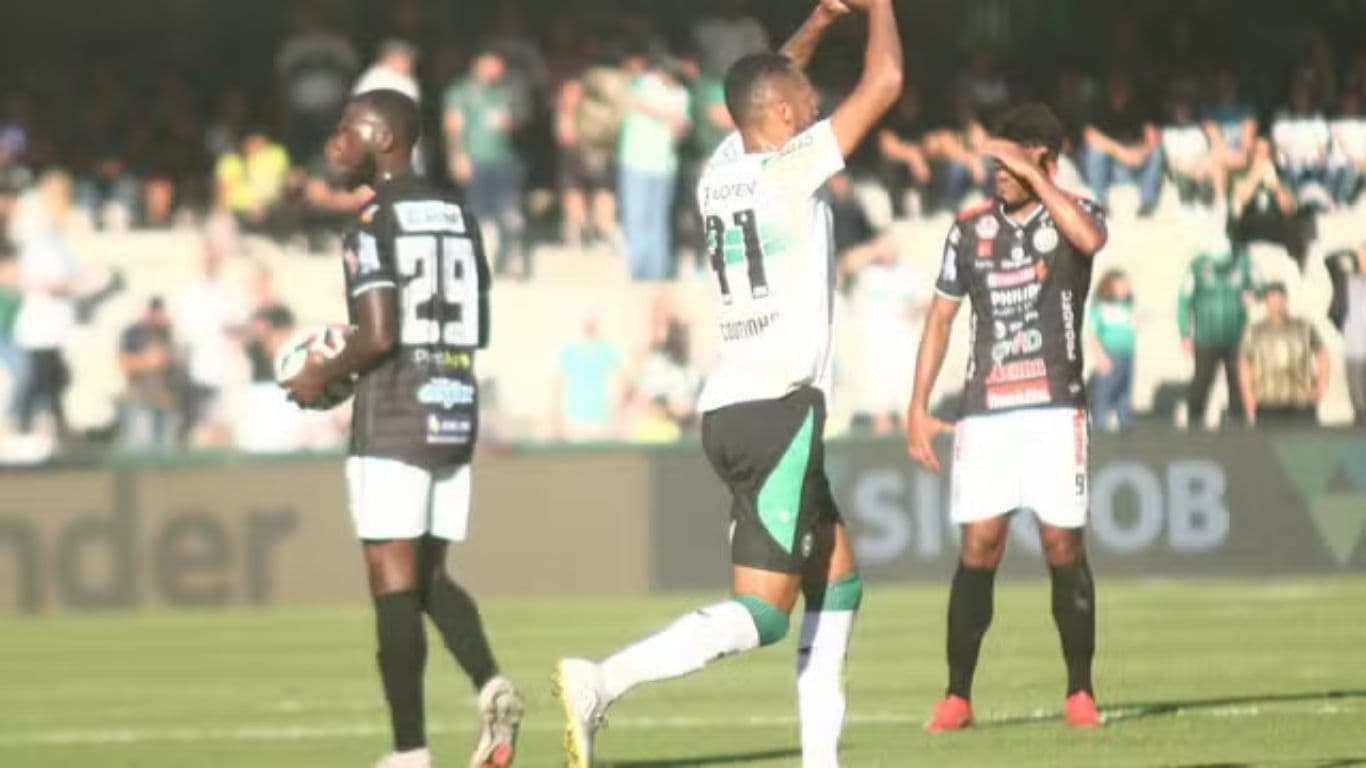 Operário enfrenta Coritiba