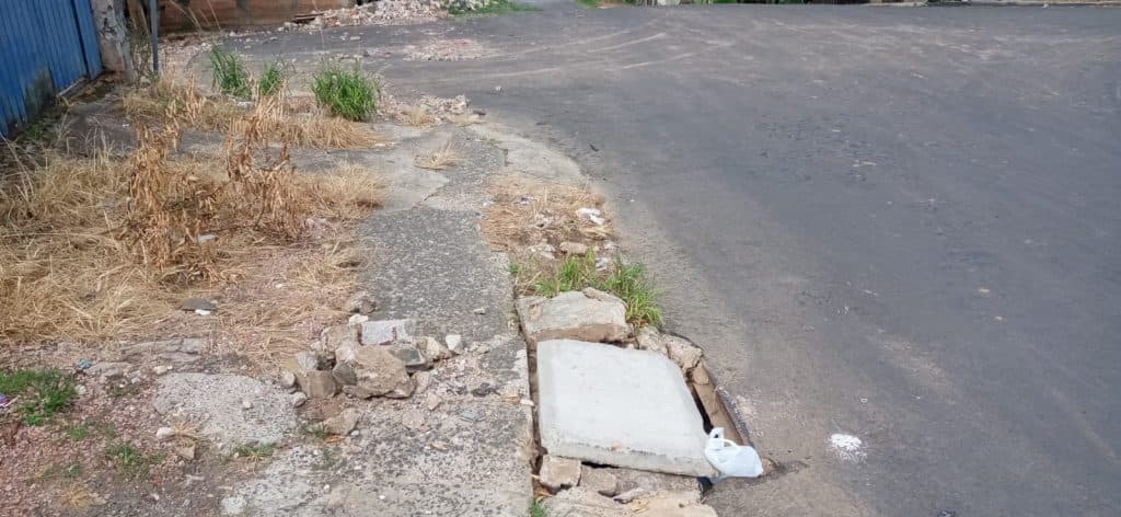 Moradores já pensam em fechar a rua para protestar