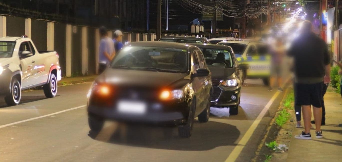 Engavetamento com três veículos mobiliza socorristas em Ponta Grossa