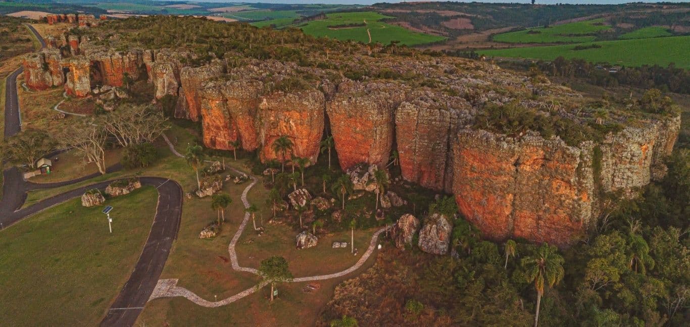 Ponta Grossa sedia o 1º Encontro de Destinos Turísticos Inteligentes dos Campos Gerais durante a Inovaweek 2025