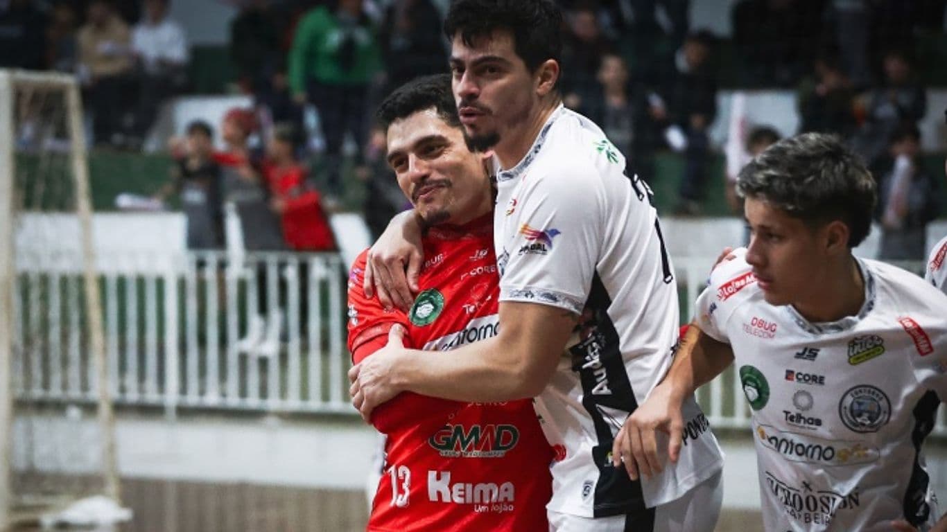 Contorno Futsal em ação pela Série Bronze do Paranaense