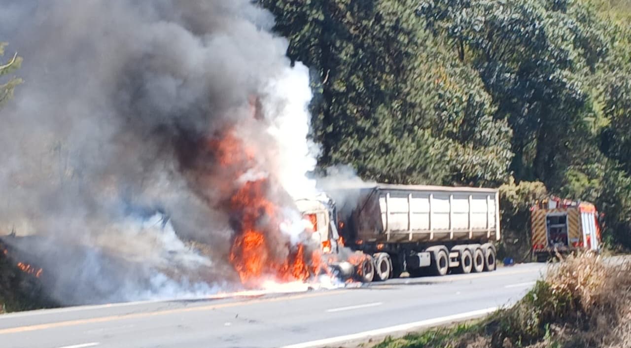 Incêndio Jaguariaíva caminhão