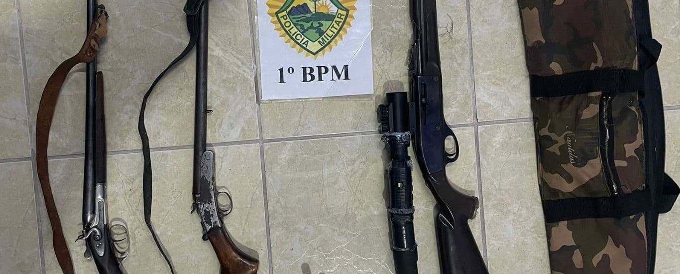 Mulher denuncia agressões e marido guardava arsenal em casa