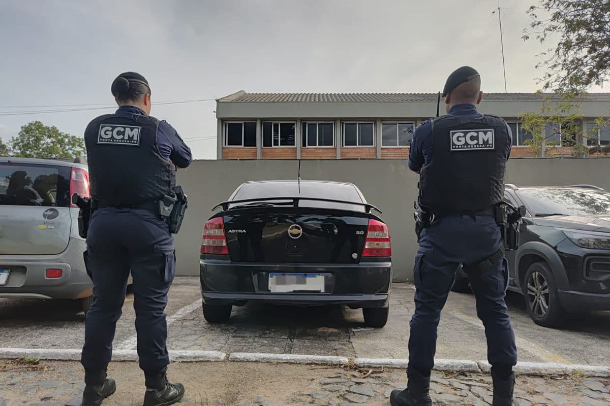 Veículo furtado é recuperado pela GCM no bairro Uvaranas em PG