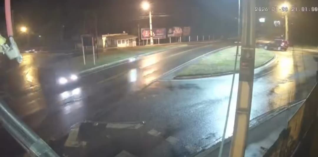 Vídeo: Mais um acidente é registrado na rotatória da PR-340 em Castro