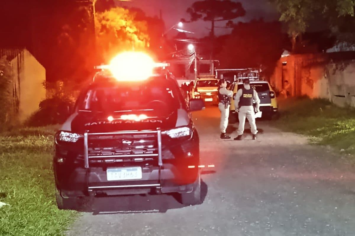 Jovem é executado a tiros após criminosos se passarem por policiais em Ponta Grossa