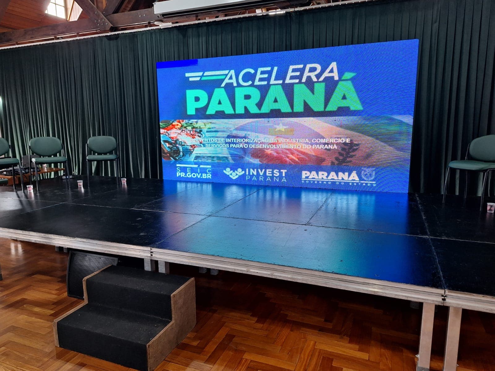 Ao vivo: Acelera Paraná reúne prefeitos da região para discutir desenvolvimento econômico em Castro