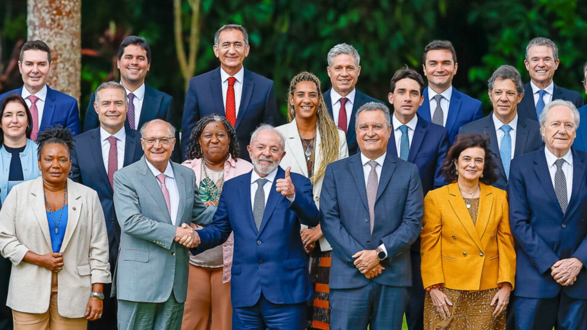 Saída de ministros para eleições 2026 acelera mudanças no cenário político