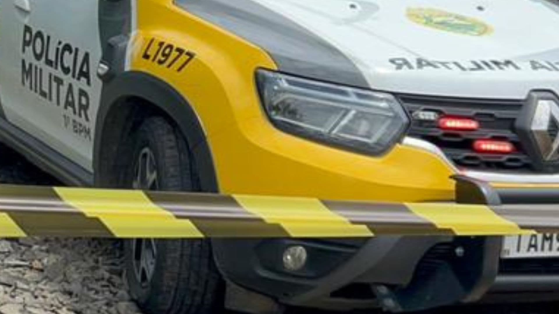 Jovem com mandado por roubo é preso pela PM no Jd. Boreal