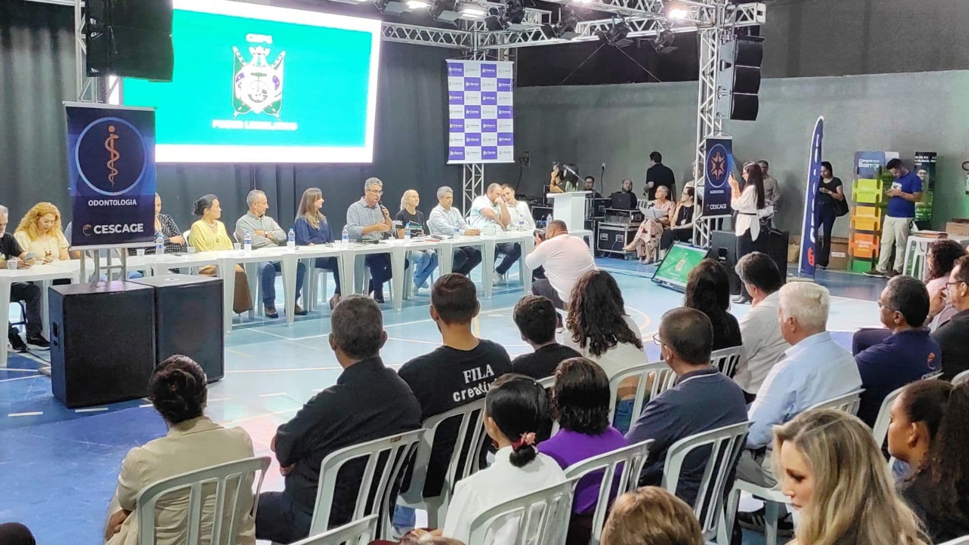 Câmara de Ponta Grossa realiza sessão itinerante na Faculdade Cescage