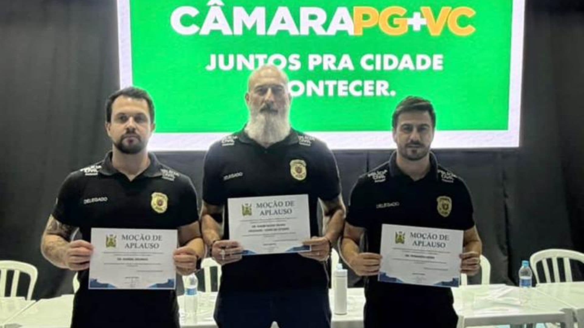 Delegados da Polícia Civil recebem Moção de Aplauso da Câmara de Ponta Grossa