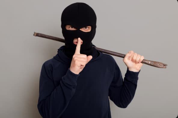Facções no controle: até 80% dos brasileiros sentem presença do crime