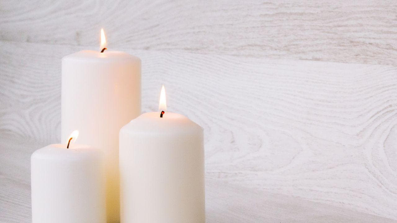 Ritual com vela para afastar energias negativas