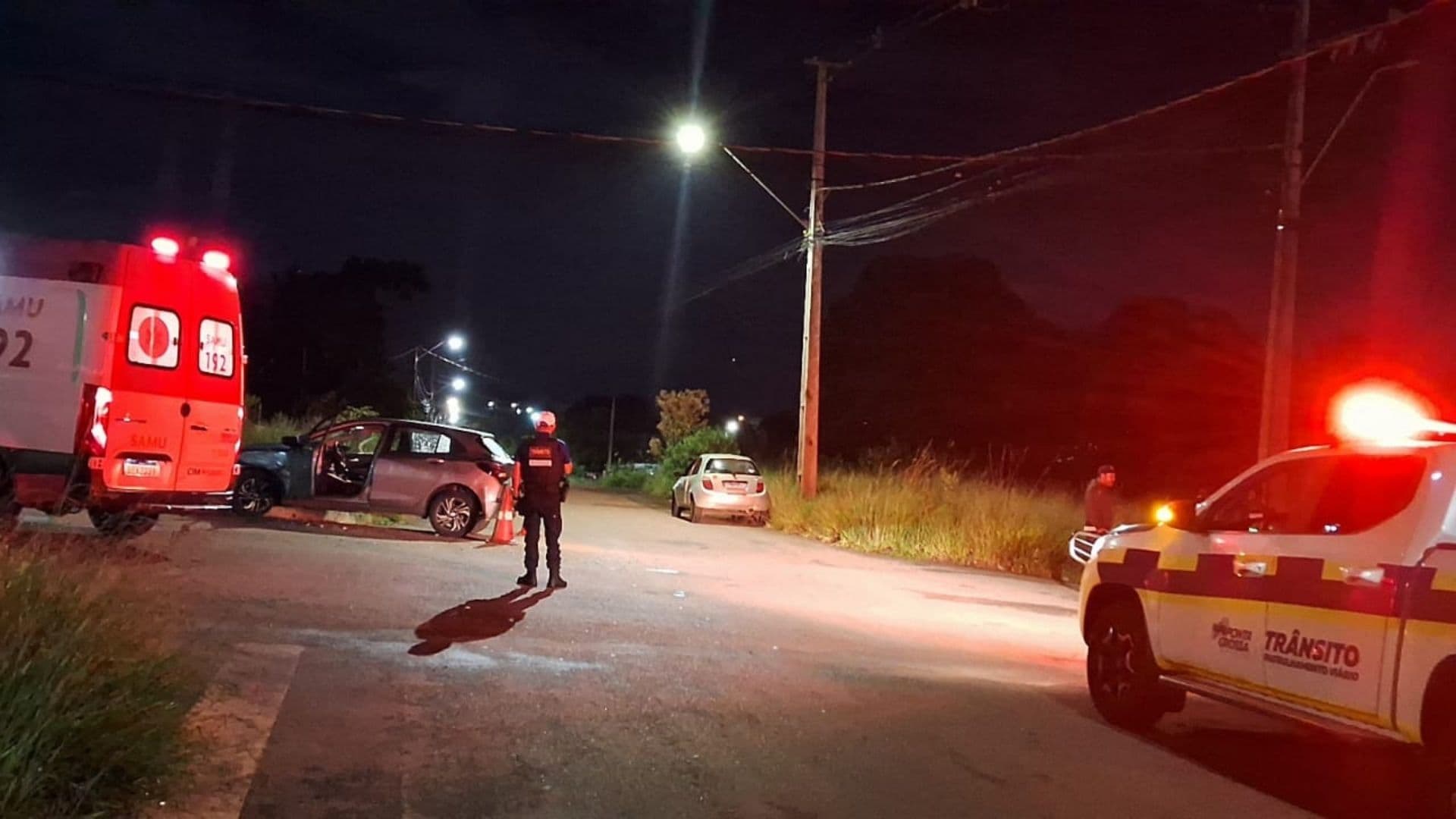 Colisão entre carros em Uvaranas deixa vítima ferida em Ponta Grossa