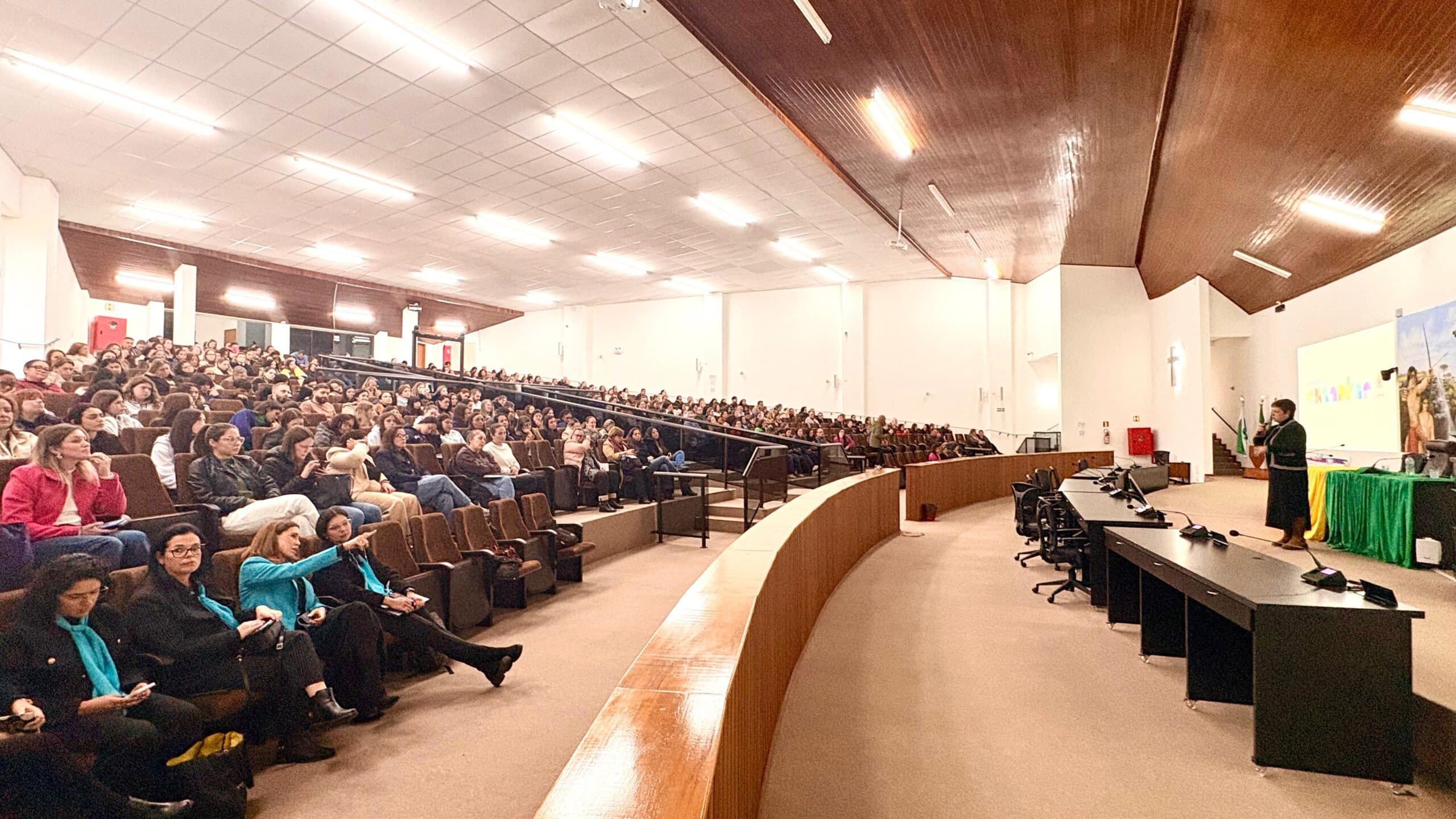 2º Seminário sobre TEA de Castro reúne mais de 400 pessoas de 11 municípios da região