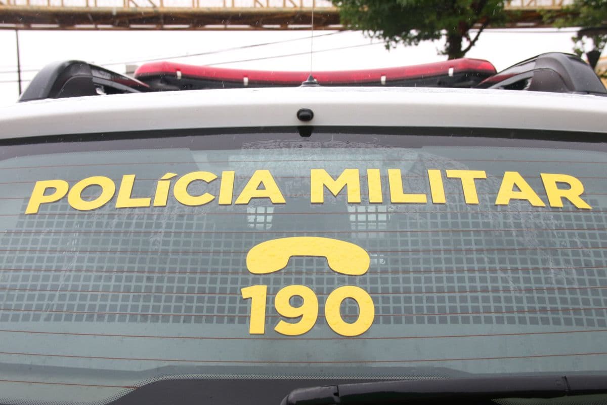 Mulheres invadem residência, destroem janelas e ameaçam moradora em Irati