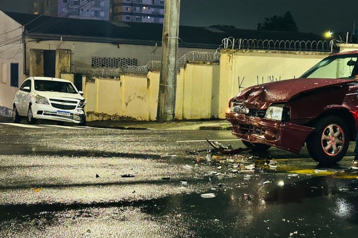 Motorista fura preferencial e provoca acidente na noite de sábado em PG