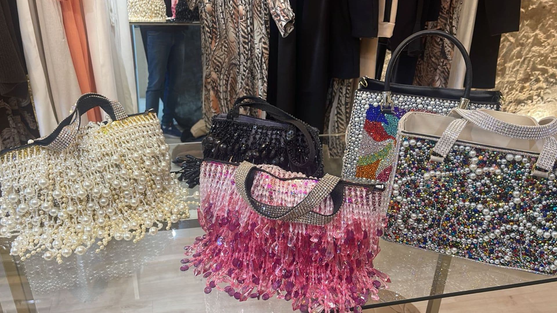 Boutique do Oficinas Beauty lança coleção de inverno com bolsas do acervo de Nany People em Ponta Grossa