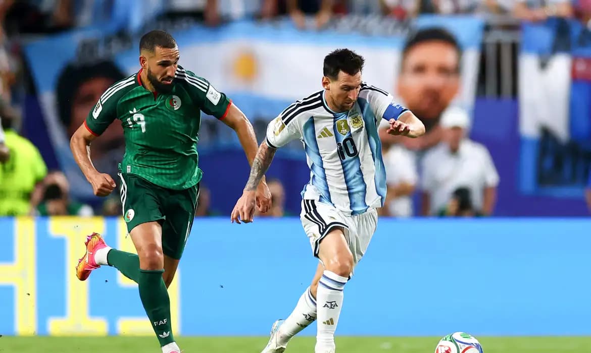 Com três gols na estreia da Copa 2026, Messi vira maior artilheiro e lidera Argentina