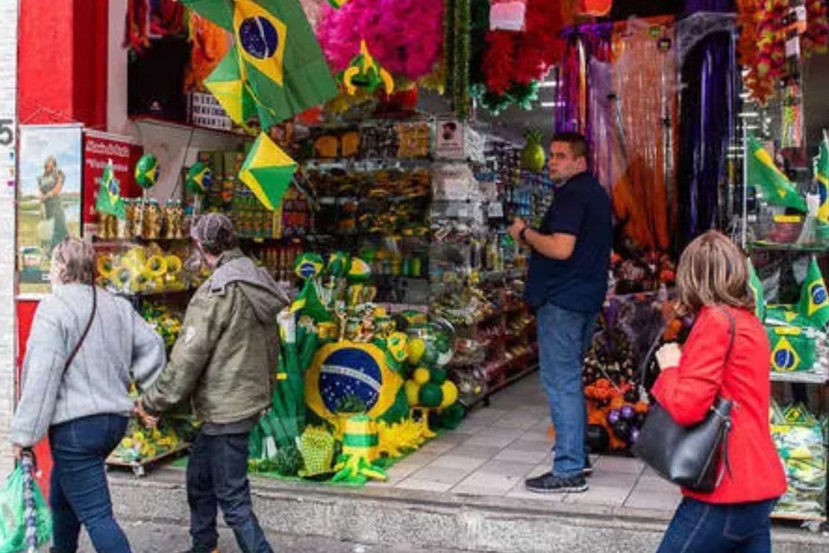 Comércio e mercados terá mudanças durante jogo do Brasil nesta quarta (24) em Ponta Grossa