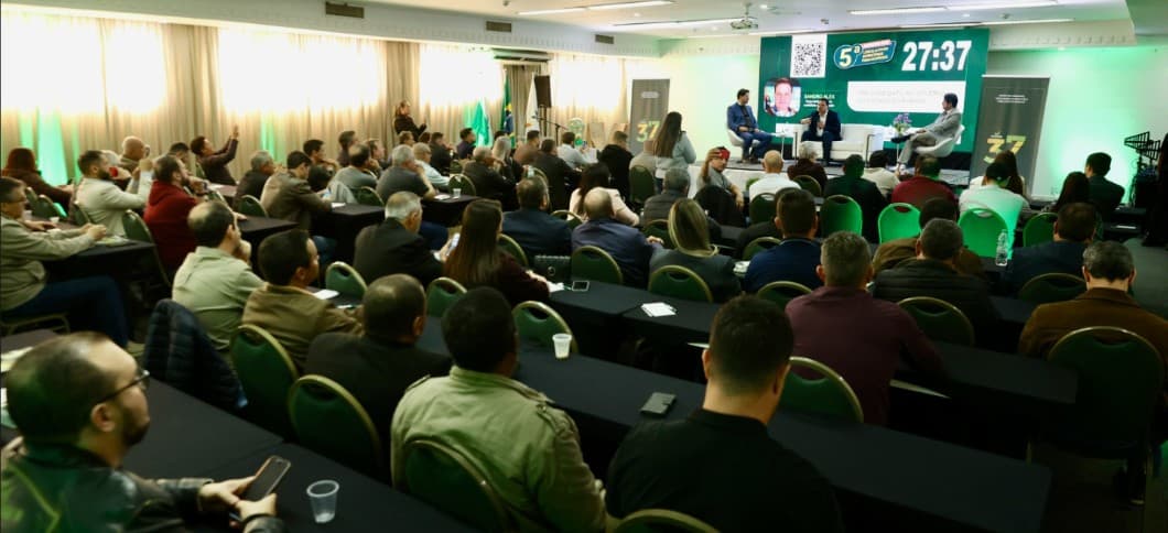 Pré-candidatos a governador participam de sabatina durante Marcha dos Legislativos