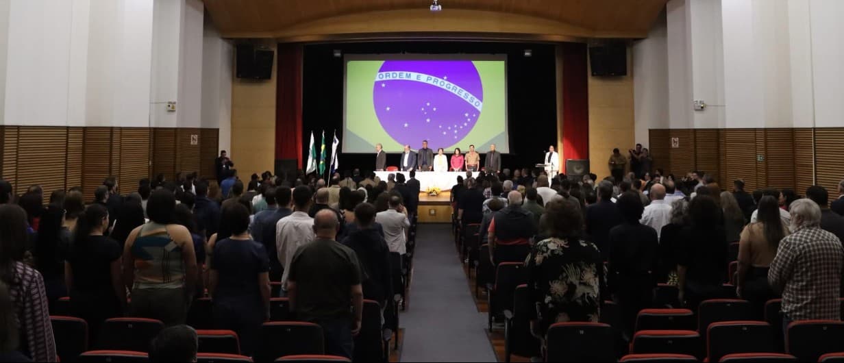 Câmara de PG entrega Títulos de Cidadania a 30 homenageados em Sessão Solene
