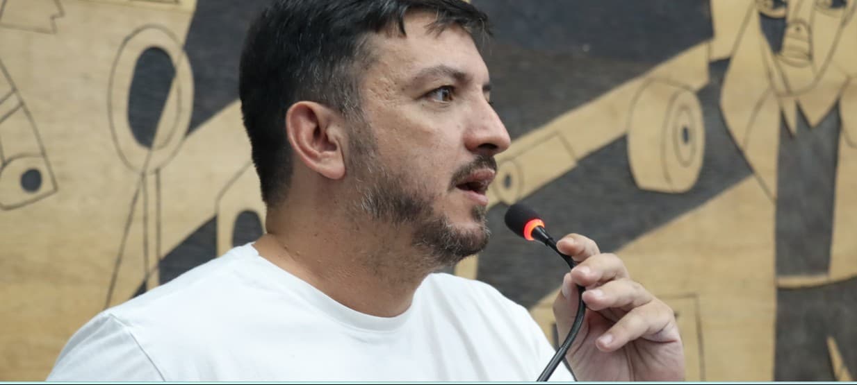 Ede Pimentel solicita asfalto para cinco ruas do Bairro Contorno