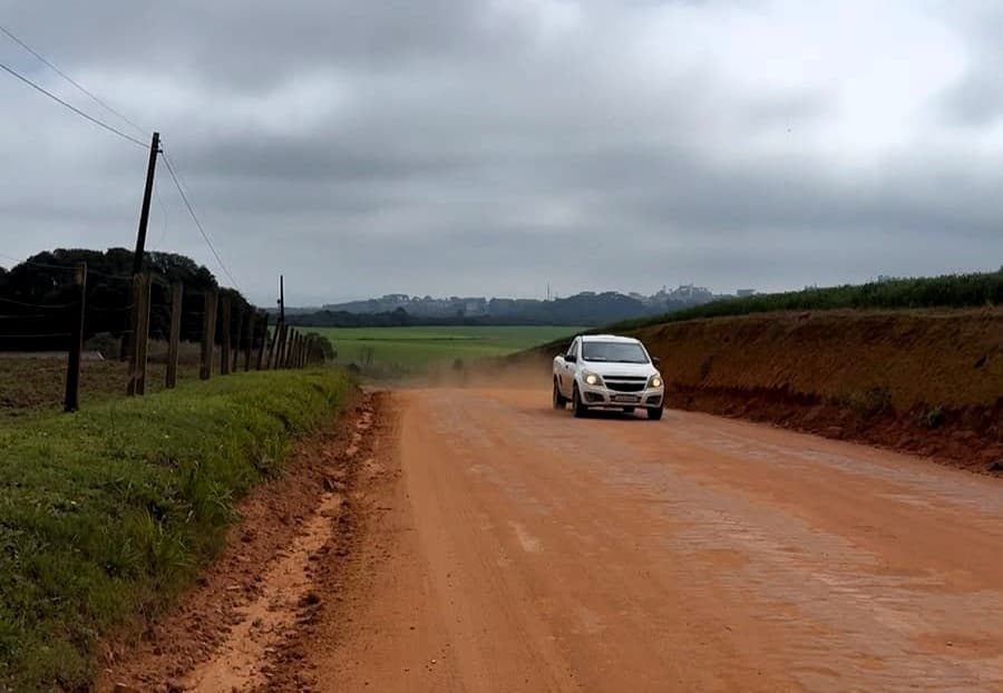 Estrada da Ilha pavimentação em Castro
