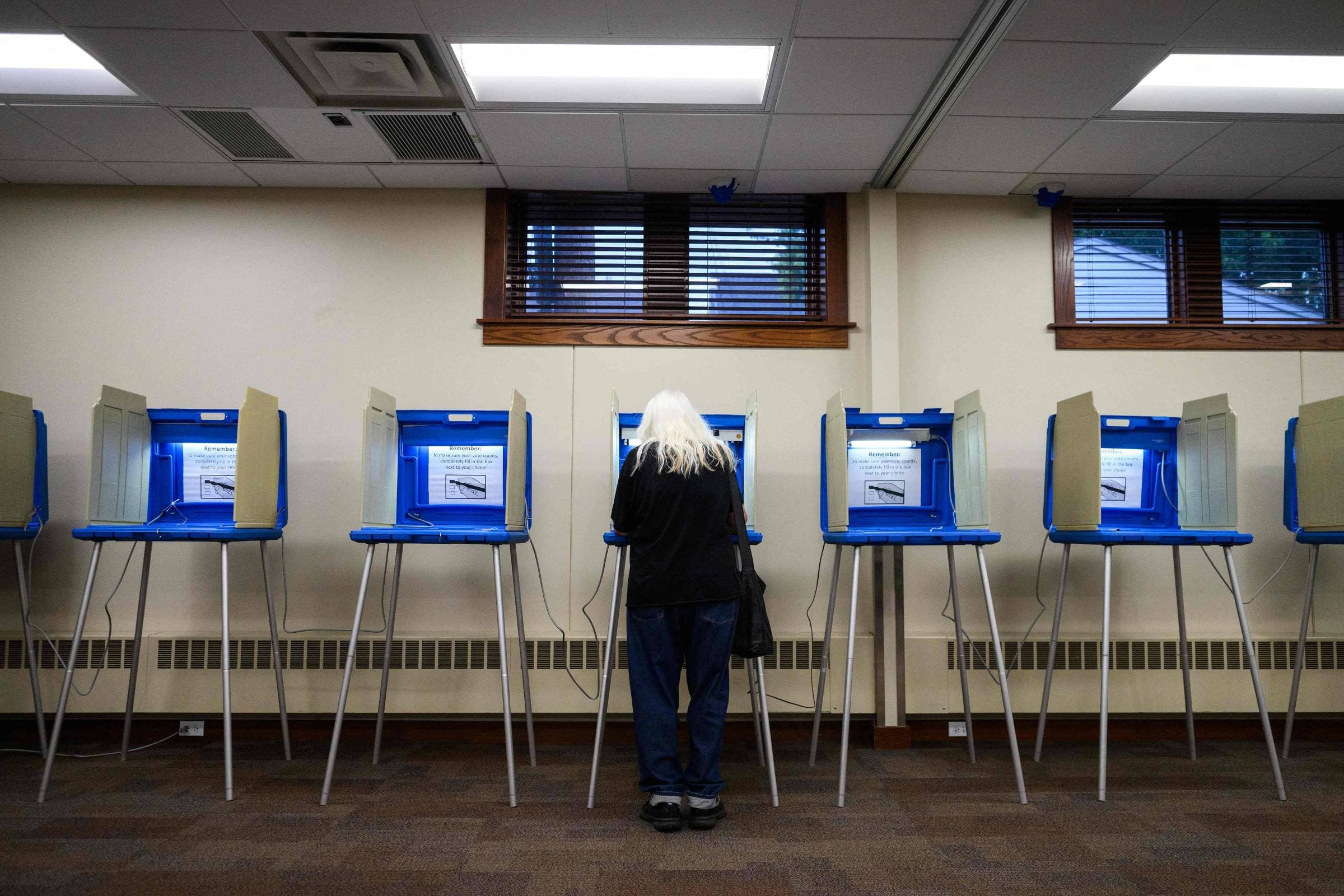 Votar ficou perigoso nos EUA sob Trump, aponta análise