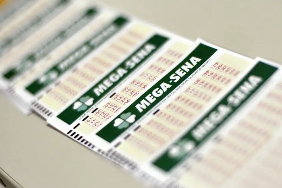 Mega Sena acumula e pode pagar R$ 100 milhões neste domingo