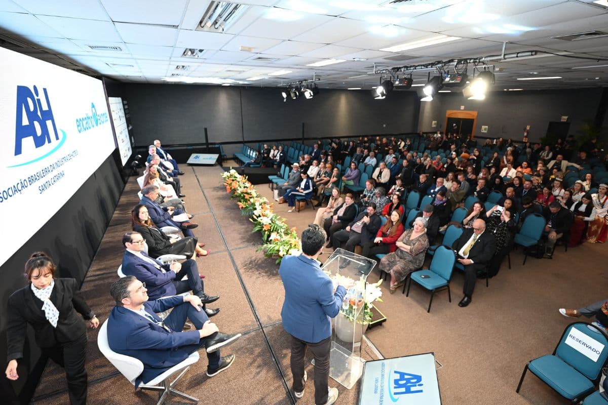 Encatho & Exprotel 2026 encerra edição em Florianópolis com 5,5 mil participantes