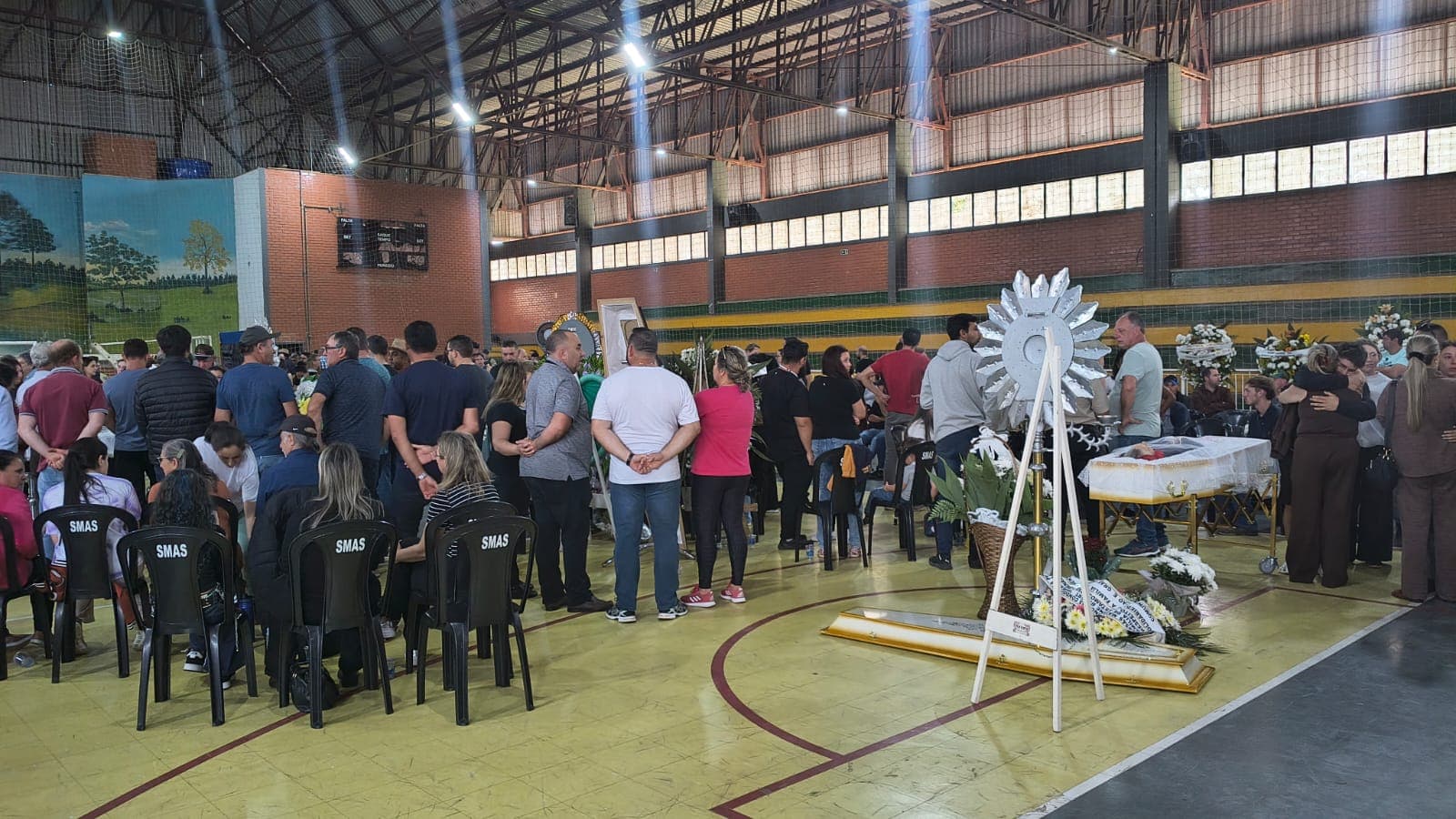 Famílias prestam últimas homenagens às vítimas de tragédia em Ipiranga