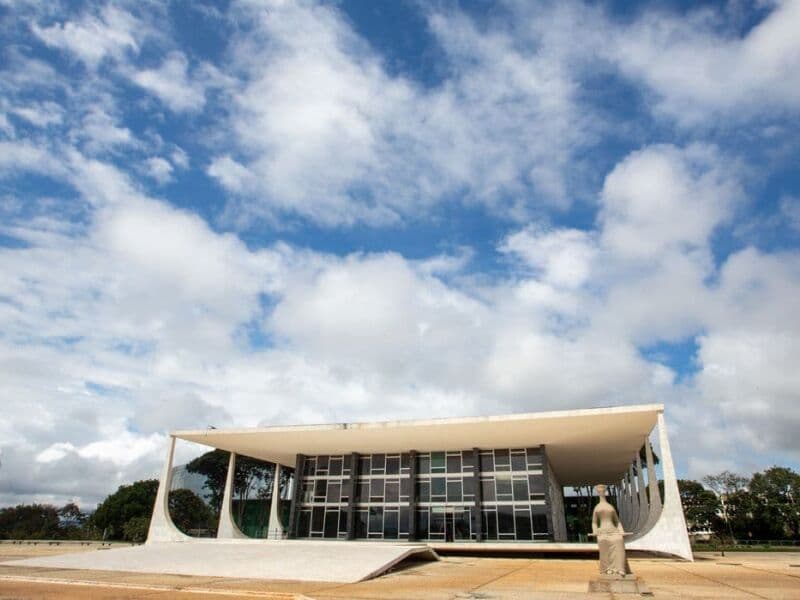 Fenaj pede revisão no STF sobre diploma de jornalista