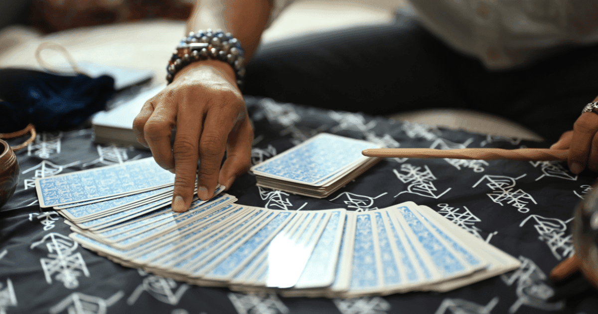 Tarot do dia: previsões para os 12 signos em 24/09/2026