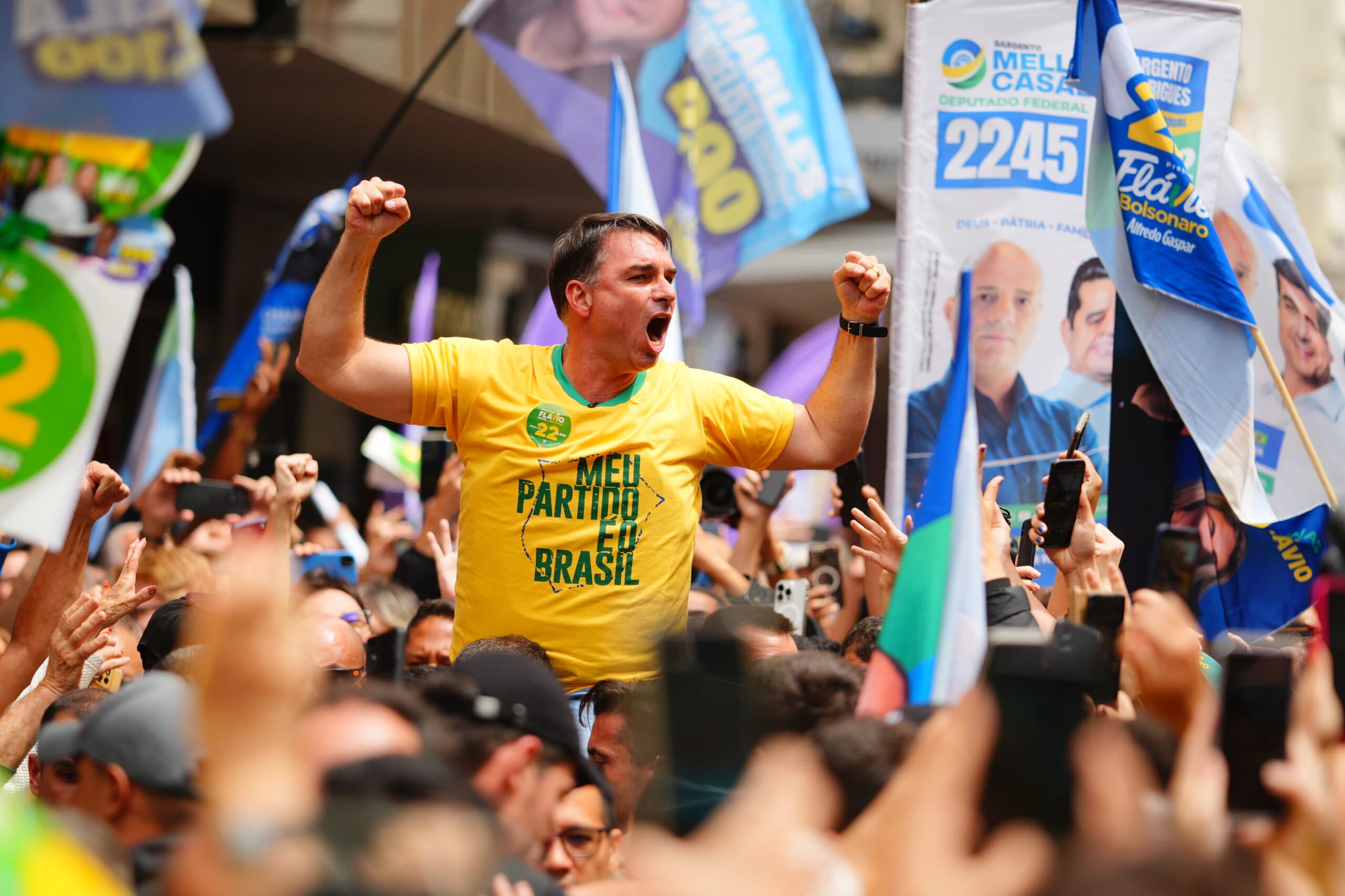 Flávio defende afastamento de Moraes e vê terça vital