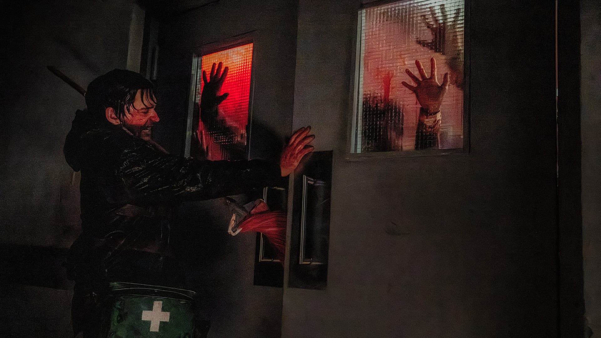 Novo Resident Evil acerta no terror, mas exagera no humor