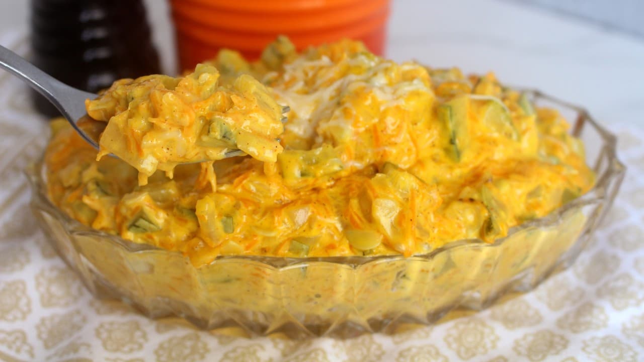 Abobrinha cremosa com requeijão e parmesão é receita fácil