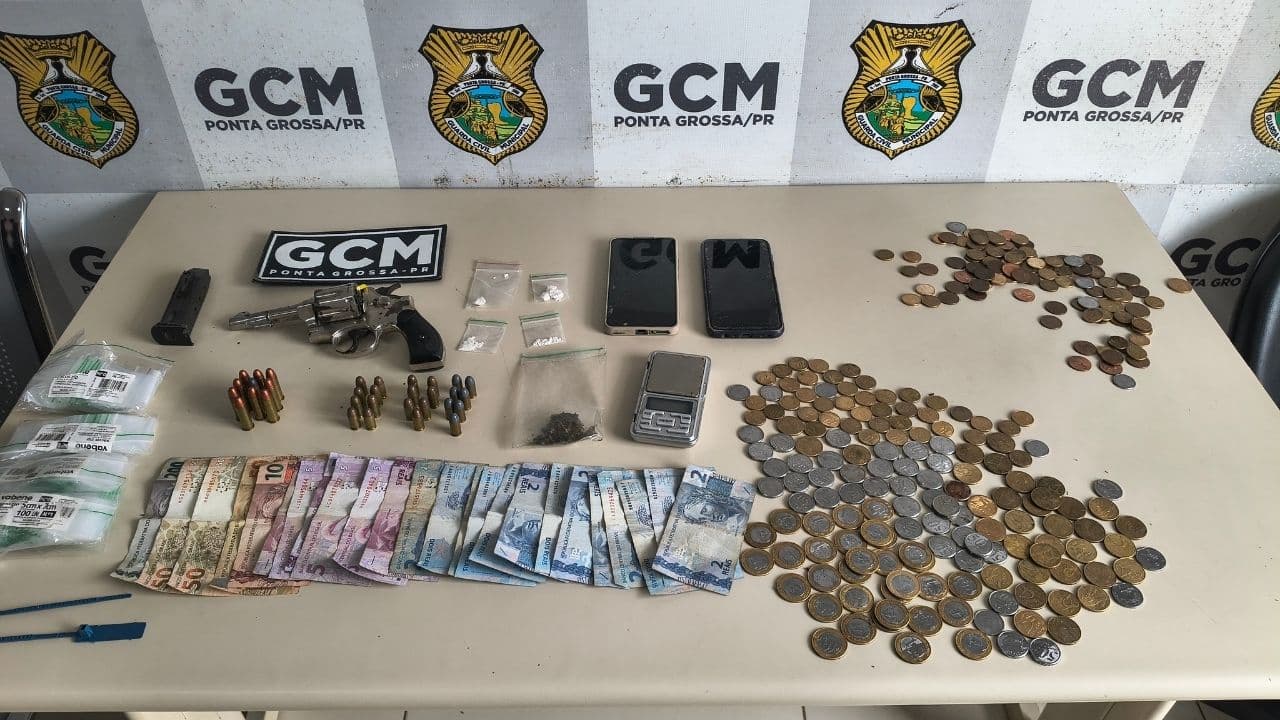 Dois homens são presos com drogas, munições e dinheiro em Ponta Grossa