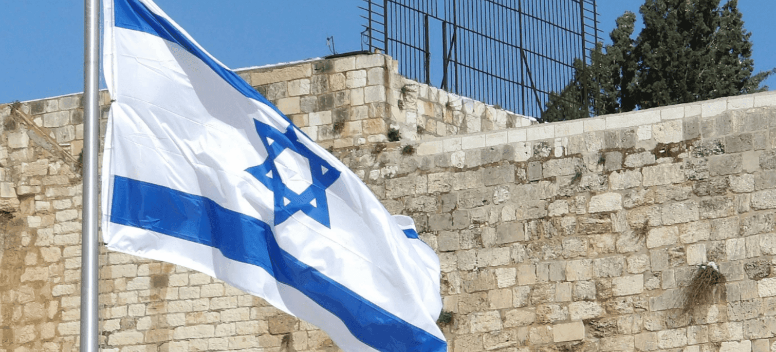 Netanyahu segue interino após eleição sem maioria em Israel