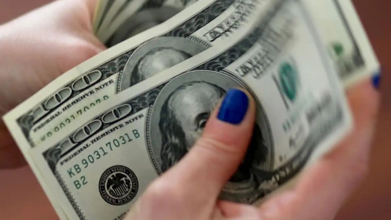 Dólar abre a segunda-feira cotado a R$ 5,05