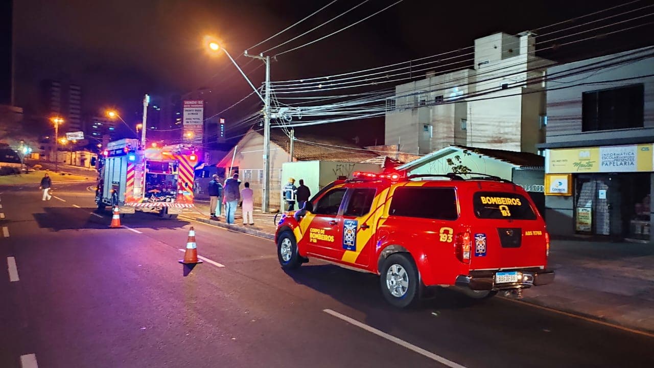Incêndio a residência mobiliza Corpo de Bombeiros em PG