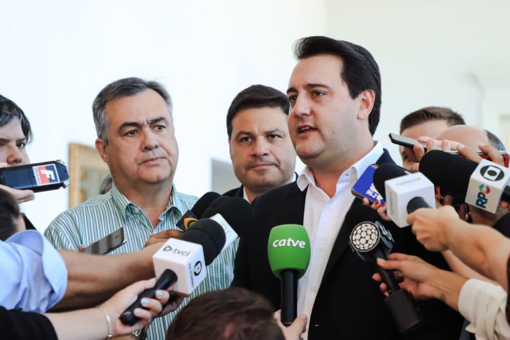 Governador libera circulação sem máscaras em ambientes fechados