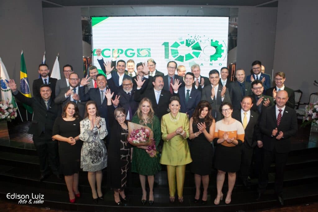 Posse de Giorgia Bochenek na ACIPG reúne lideranças dos Campos Gerais