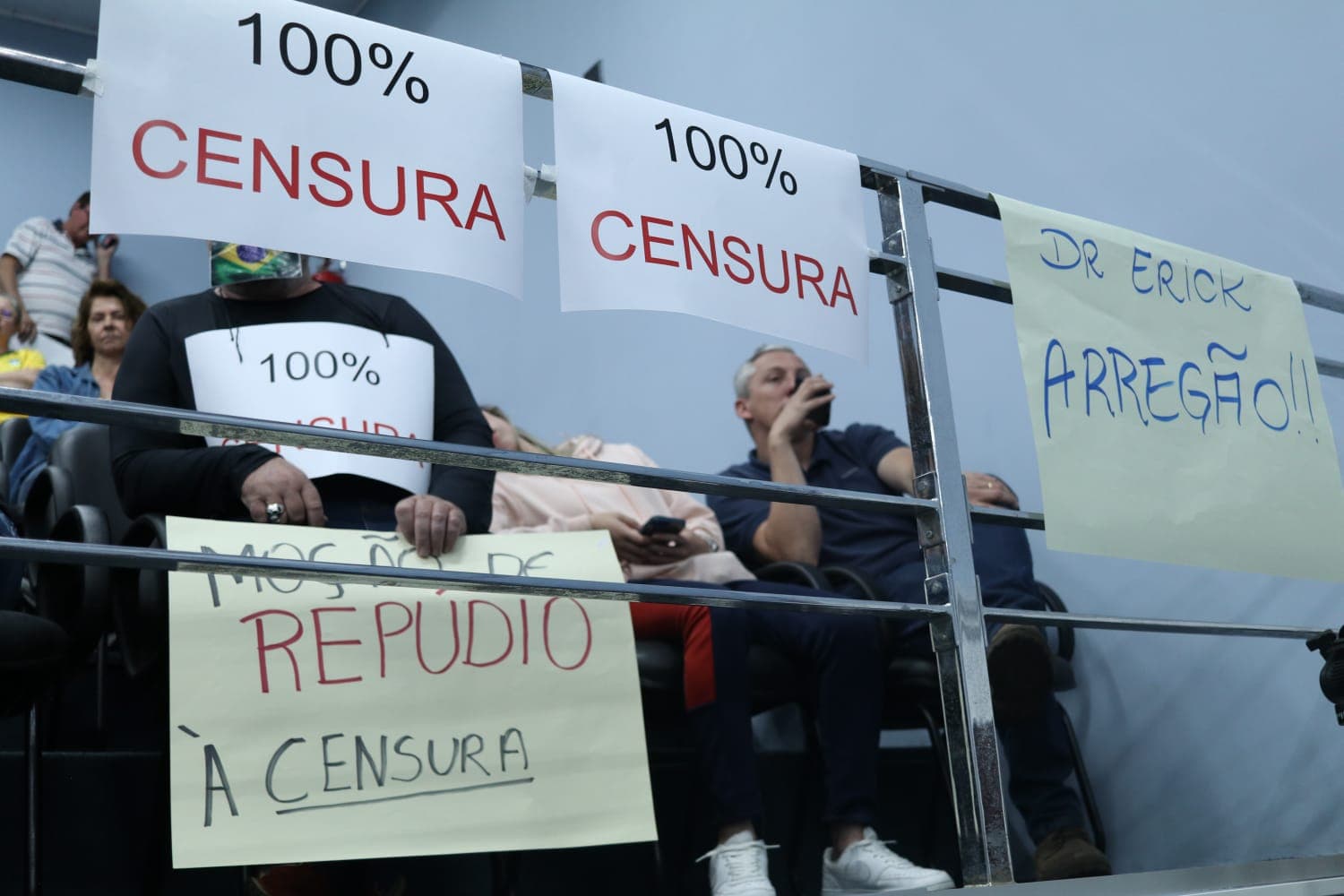 Bolsonaristas de PG contra Moção de Aplauso para presidente do TSE