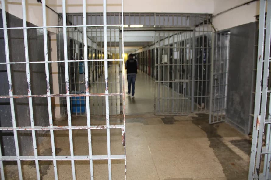 Detento morre eletrocutado em penitenciária de Cascavel